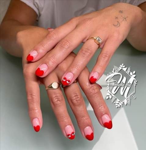 Gel Polish Nails with Art Location: Thornton, Cape Town Cell/WhatsApp: 081 424 0259 Email: beautybym29@gmail.com Instagram: @mikaela_vicars_beauty Facebook: BeautybyM #beautybym #gelnails #gelpolish #maskscarasa #nailsofinstagram #nailbar #beautysalon #nails #nailenhancements