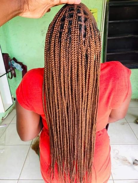 Hi friends I'm also a Hairdresser Straight back R250 Straight up R280 Knotless braids R400 Dabreds R400 All wigs R350- R400 Freehand R150 Hair Makeup And Nails By Lindiwe Lindiwe Beauty Bar  kwamhlanga Crossroads  Near fourways before Pretoria bus stop 0766733584 or Whatsapp…